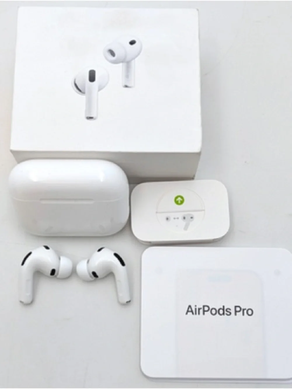 Apple AirPods Pro Wireless Earbuds in White with Charging Case